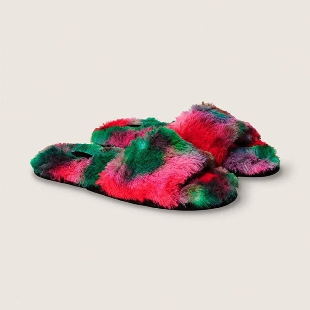 PINK VS Faux Fur Slipper size Small NIP - Picture 2 of 11